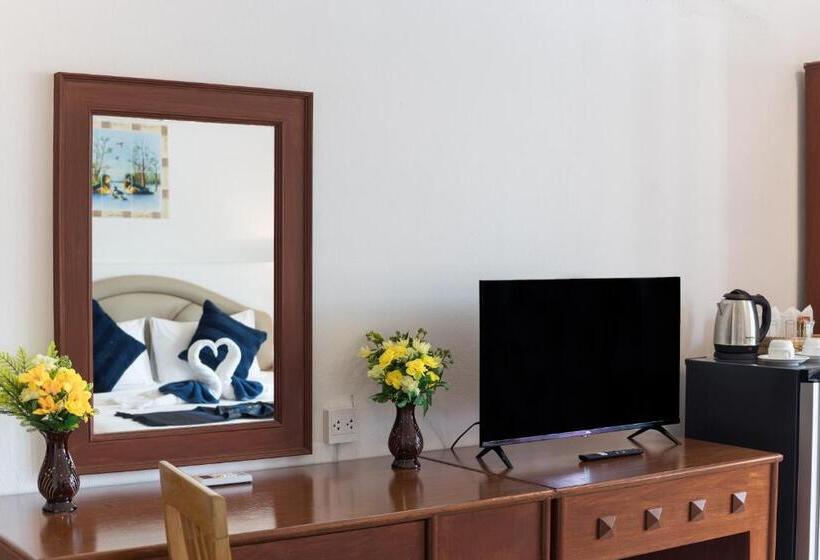 غرفة عائلية, Bevans Place Karon