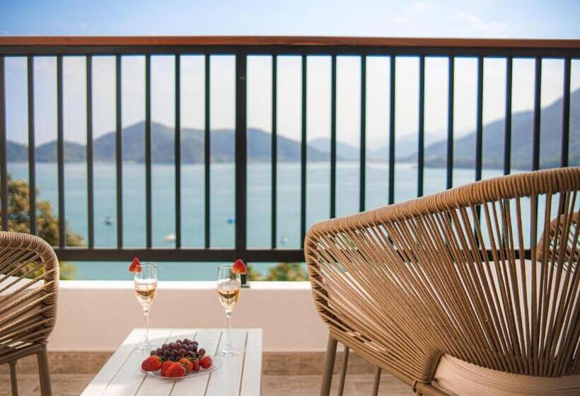 اتاق استاندارد سه تخته با بالکن, Catalina