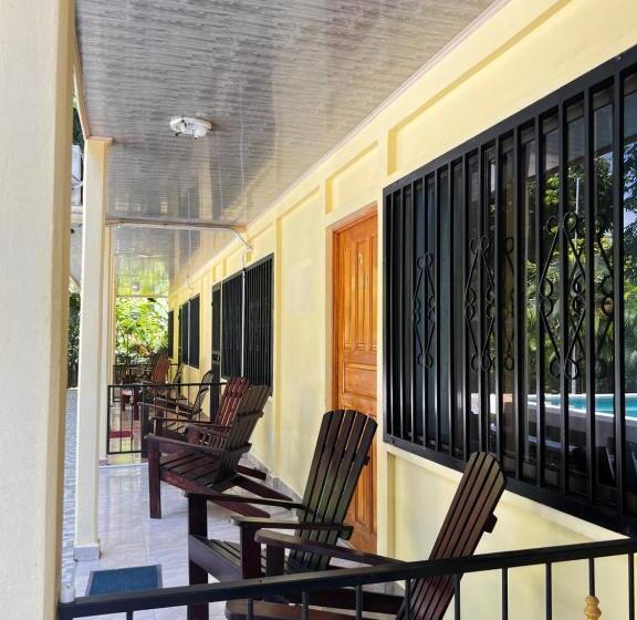 آپارتمان 1 خوابه, Family