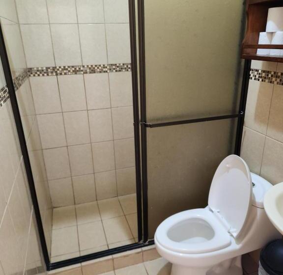 آپارتمان 1 خوابه, Family