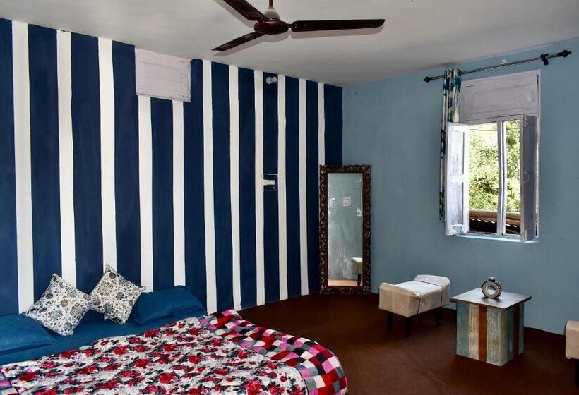 이코노미 룸, Merak Cafe & Stay