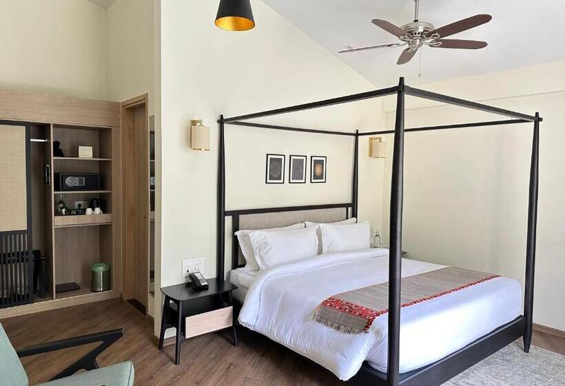 스탠다드 룸 킹사이즈 침대, Nivasana Manali   A Luxury Boutique
