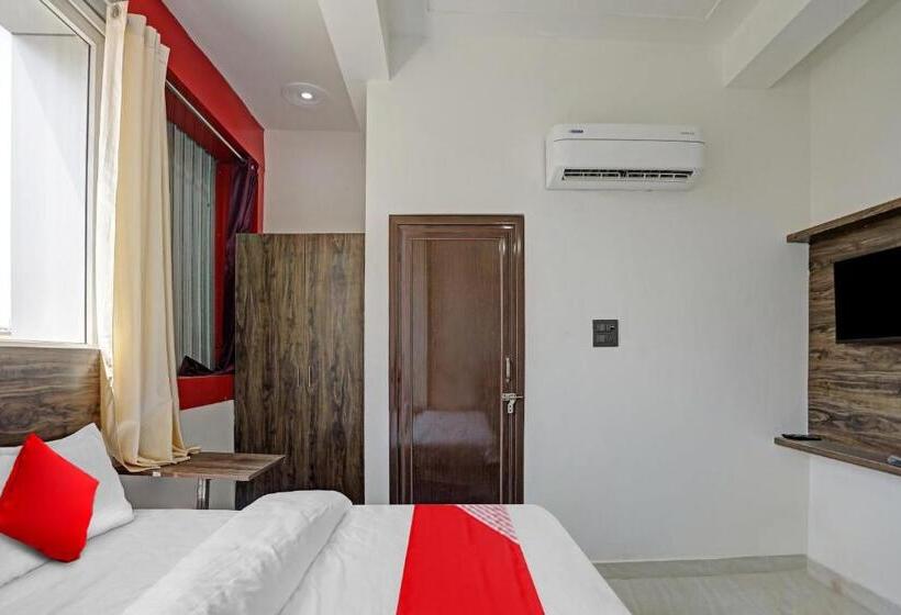 חדר קלאסי לשלושה, Oyo Flagship Palacio Inn