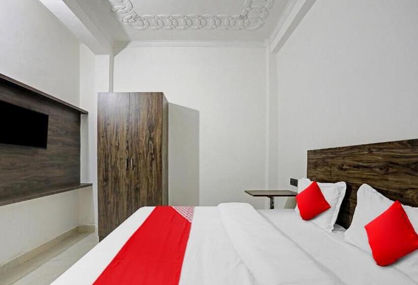 חדר קלאסי לשלושה, Oyo Flagship Palacio Inn