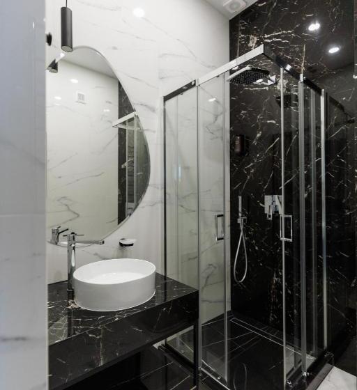 استودیوی استاندارد, Villa Grey