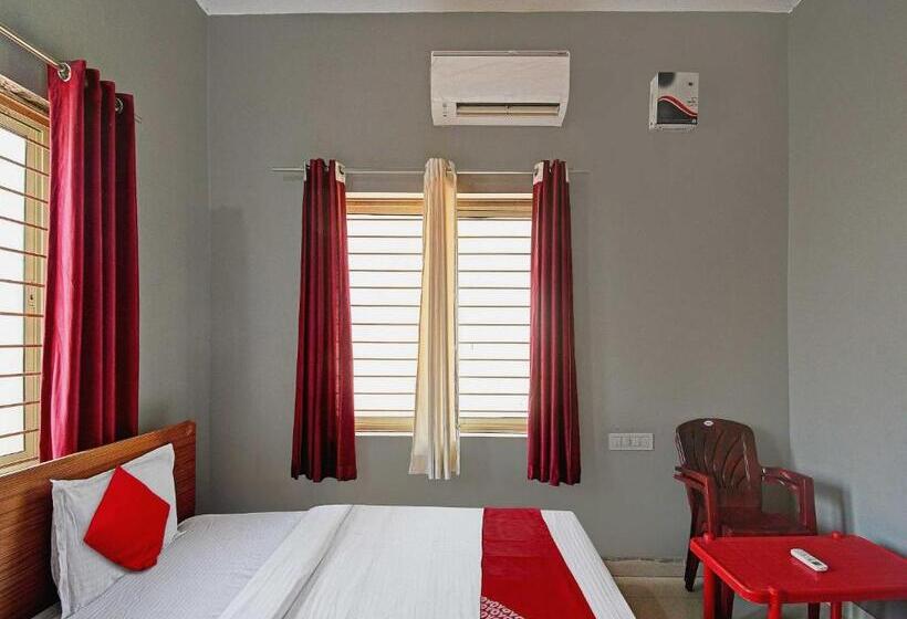 Трехместный Номер Классика, Oyo Flagship Hotel Dream Inn
