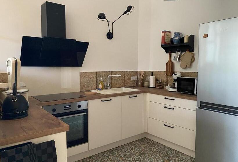 오두막, Maison Prieuré