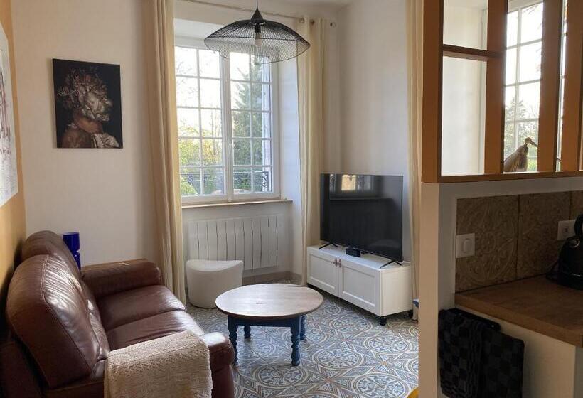 오두막, Maison Prieuré