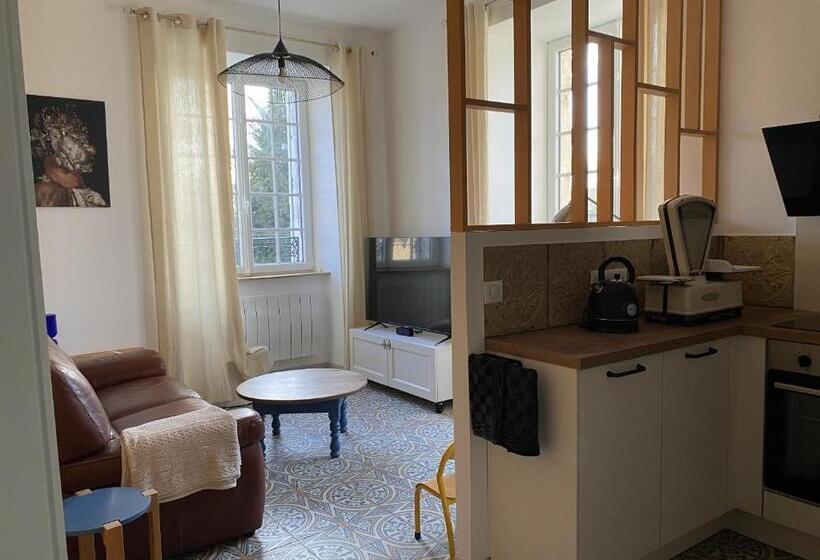 오두막, Maison Prieuré