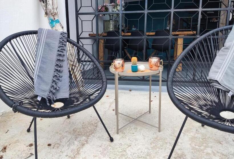 1 Bedroom Apartment Lake View, Saint Joris A Tiny Boutique Resort