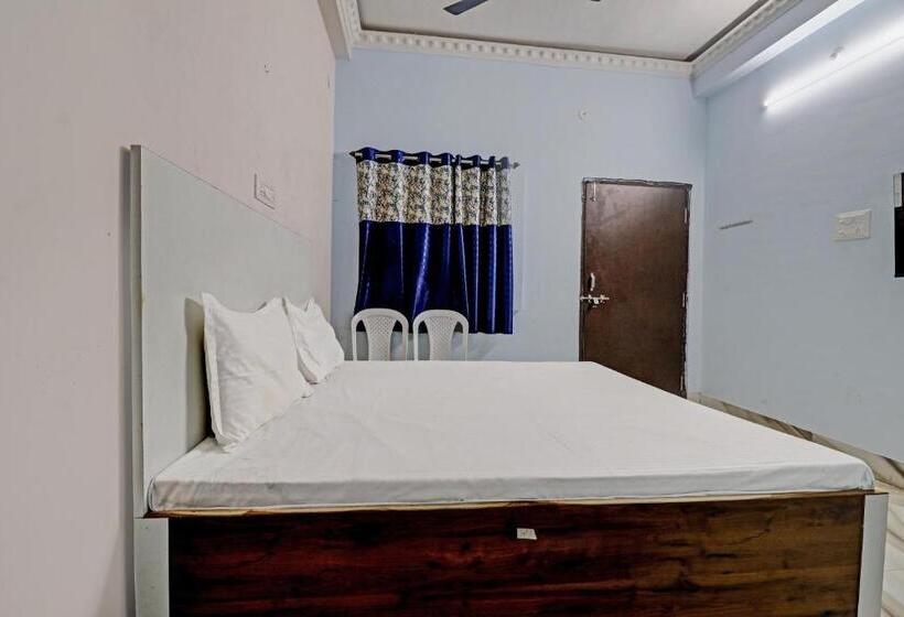 اتاق کلاسیک سه تخته, Spot On Hotel Ayush
