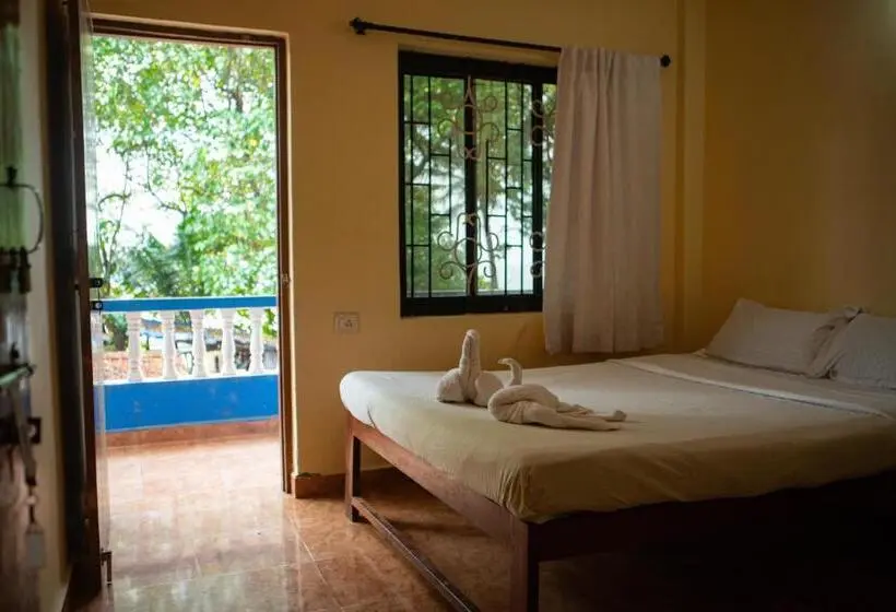 Quarto deluxe vista mar, 12 Monks Hostel