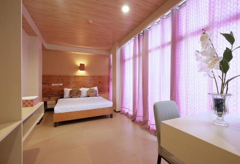 اتاق لوکس, Ghiellaniqa Inn