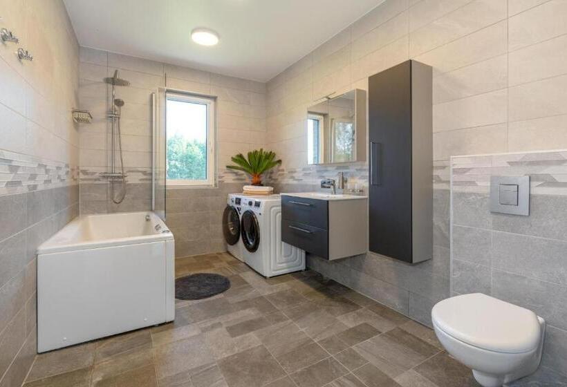 اتاق کلاسیک چهارنفره, Ojakalda Puhkekeskus