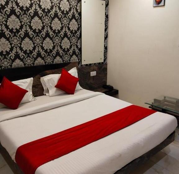 Трехместный Номер Классика, Collection O 80999e Hotel Stay