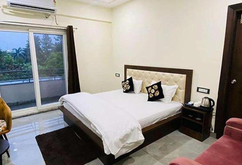 Deluxe Rum, Fabhotel Vihaan Residency