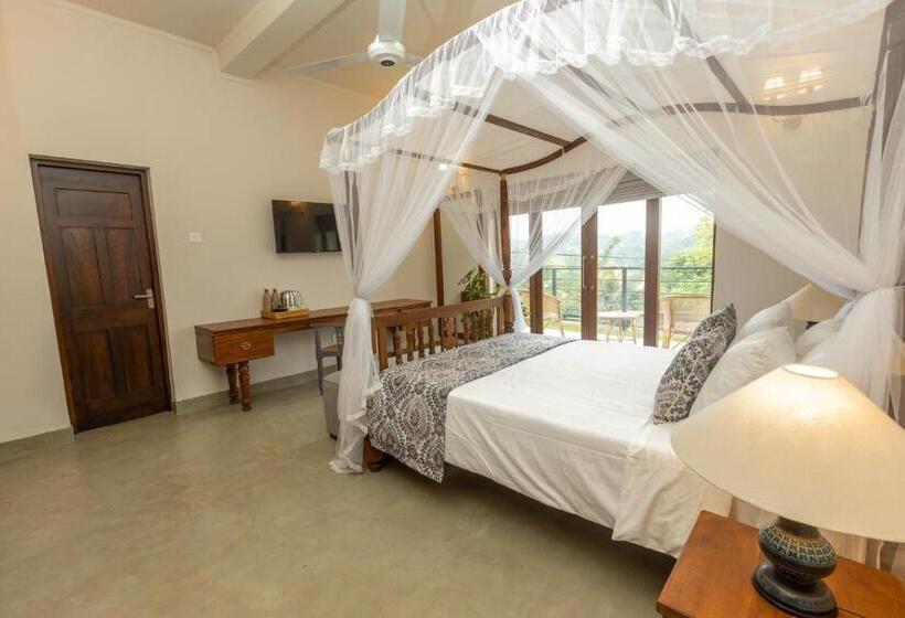 Deluxe room with river view, Edgar Mansion Kandy