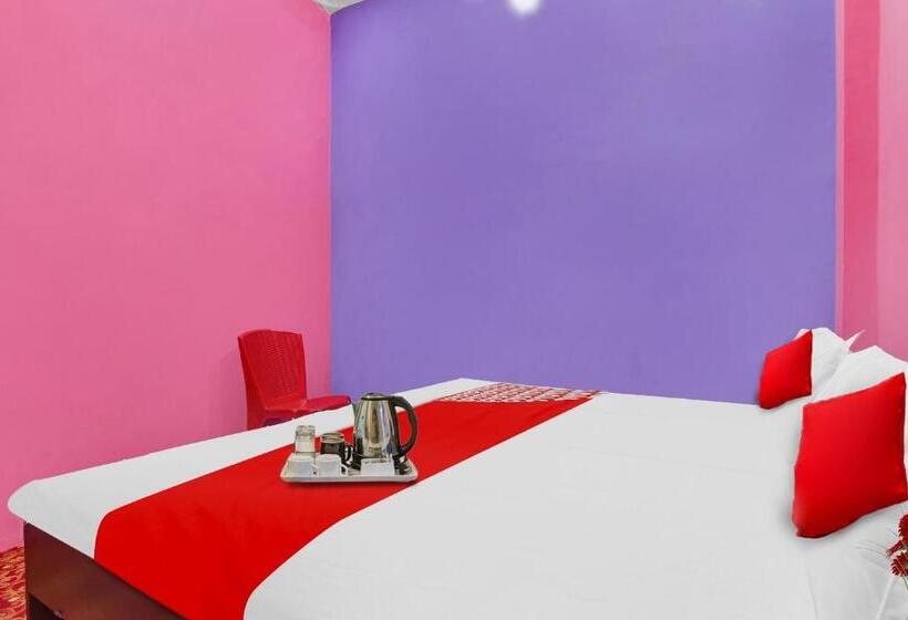 חדר קלאסי לשלושה, New Rajdhani Dhaba Palace
