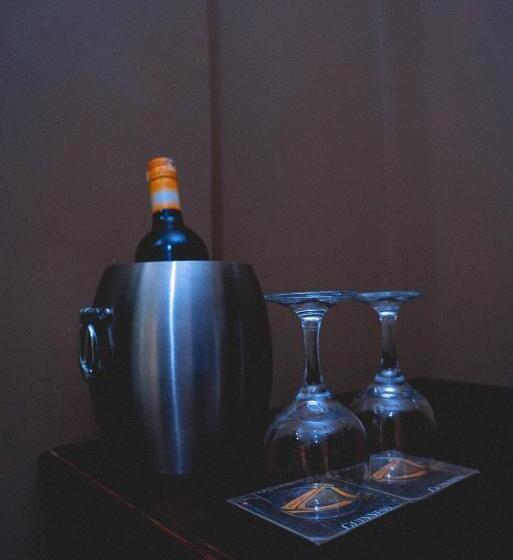 اتاق لوکس, Golden Quest