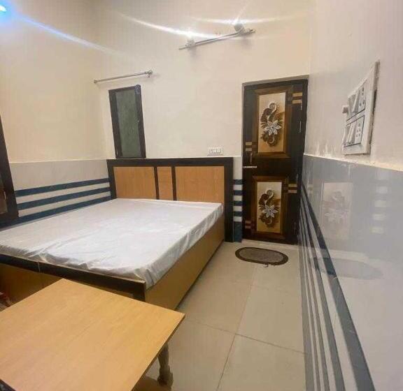 Трехместный Номер Классика, Oyo 81028 Lohiya Residency