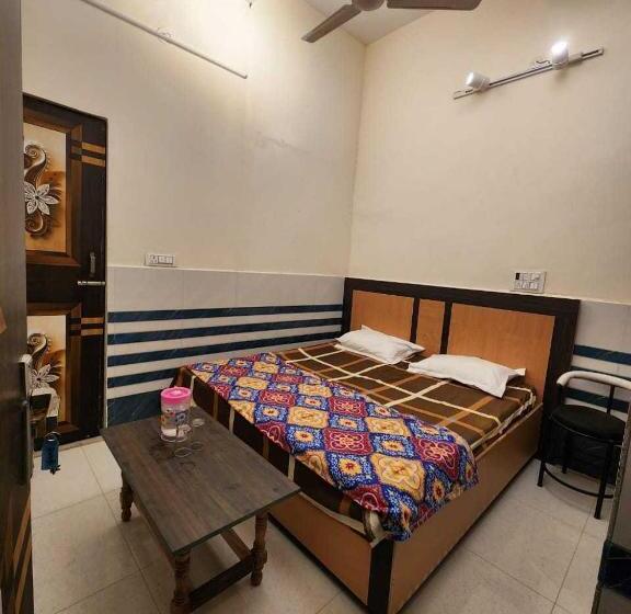 Трехместный Номер Deluxe, Oyo 81028 Lohiya Residency