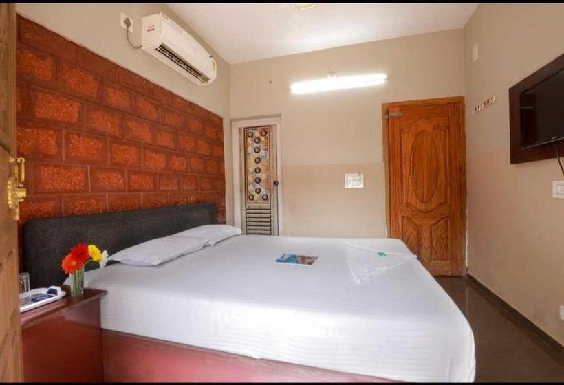 Трехместный Номер Классика, Oyo River View Resort
