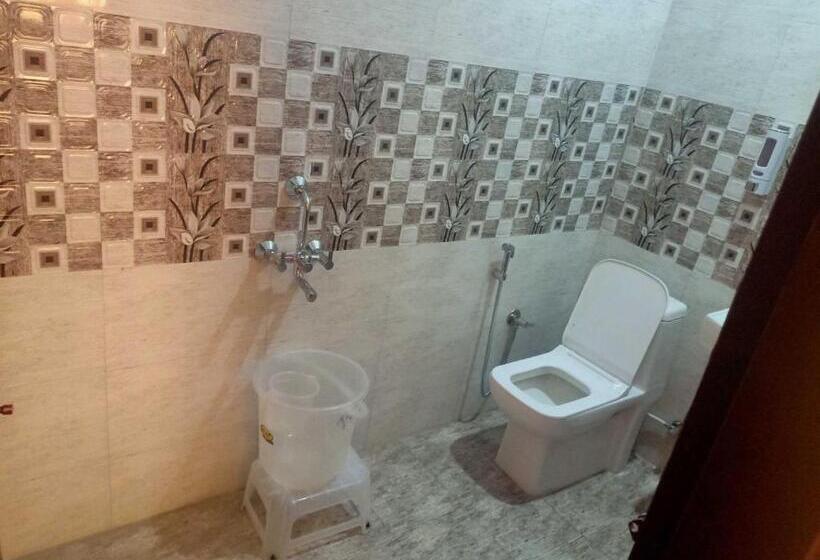 اتاق استاندارد, Spot On 80972 Ojasvi In