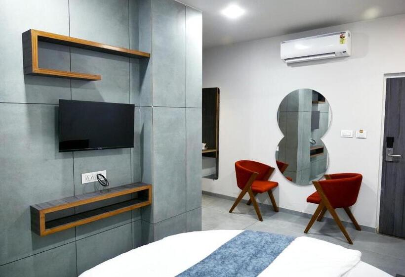 Люкс Вид на Город, Sweettime Restaurant And Banquet