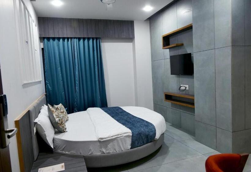 Люкс Вид на Город, Sweettime Restaurant And Banquet