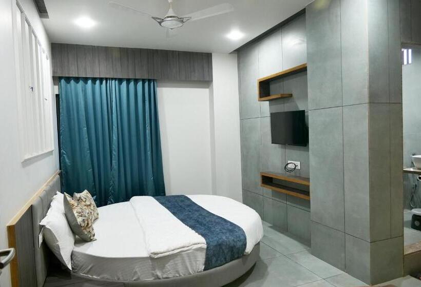 Люкс Вид на Город, Sweettime Restaurant And Banquet