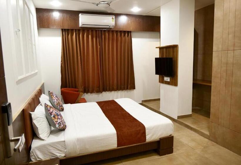 Номер Deluxe, Sweettime Restaurant And Banquet