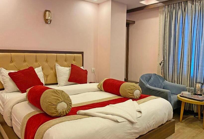 اتاق لوکس, White Rabbit