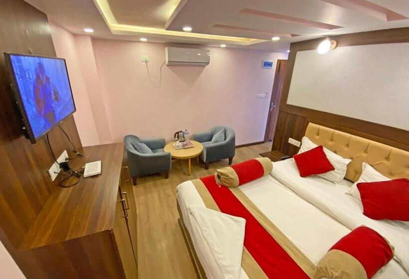 اتاق لوکس, White Rabbit