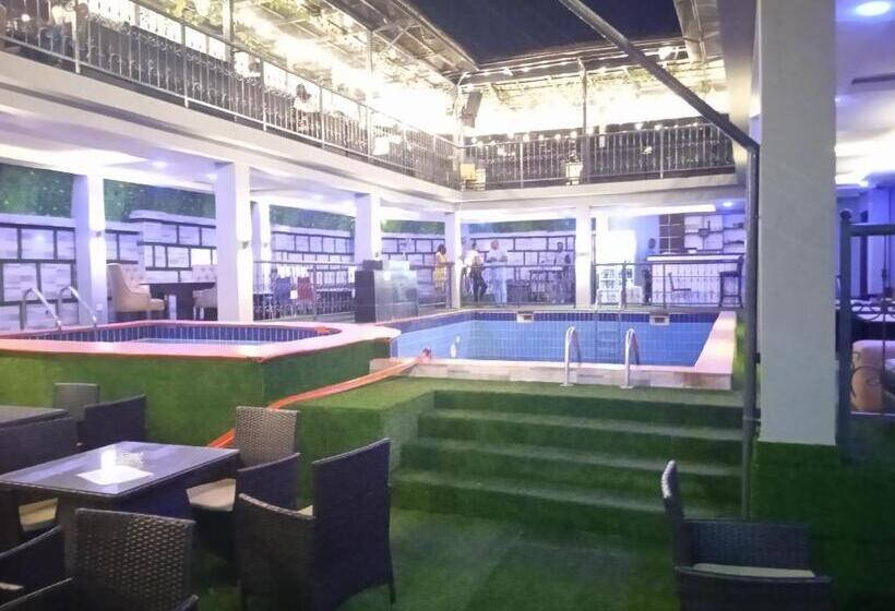 استودیو استاندارد با تخت کینگ, Wizy Hyatt