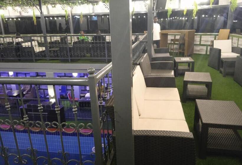 استودیو استاندارد با تخت کینگ, Wizy Hyatt