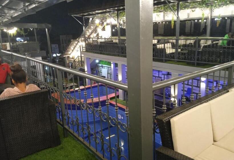 استودیو استاندارد با تخت کینگ, Wizy Hyatt