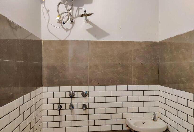 חדר קלאסי לשלושה, Oyo Hotel Galaxy