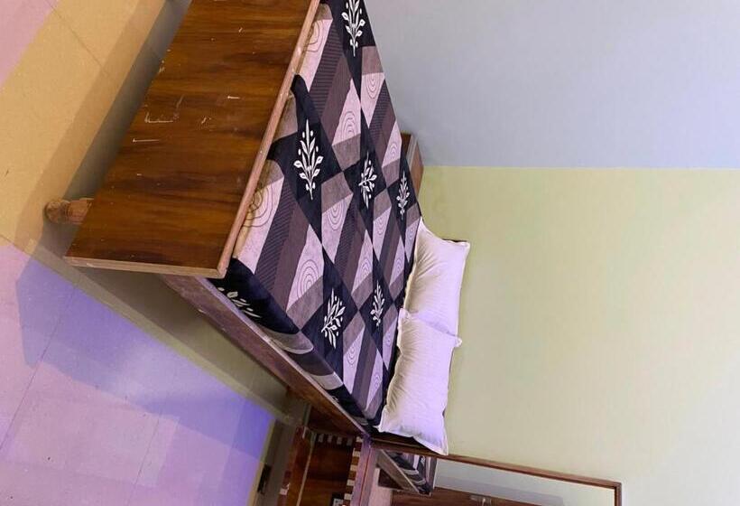 トリプルクラシックルーム, Oyo Hotel Krishna Place