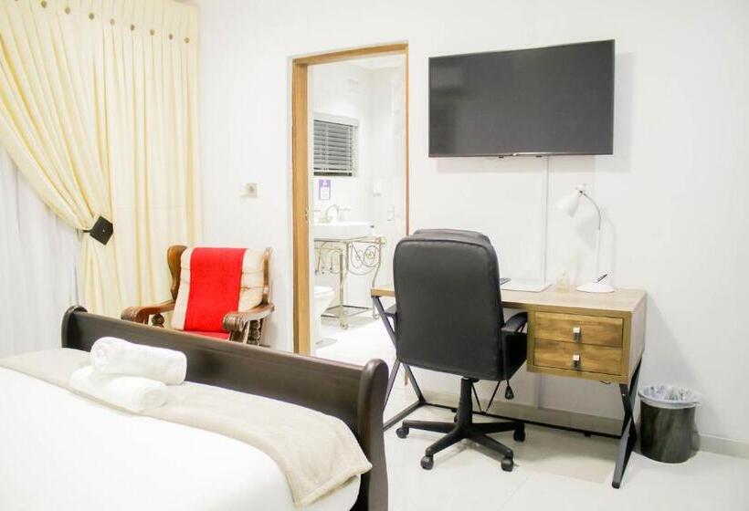 اتاق استاندارد با چشم‌انداز استخر, Pitikwe Hill Guesthouse