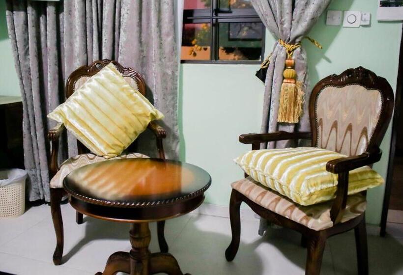 اتاق لوکس, Pitikwe Hill Guesthouse