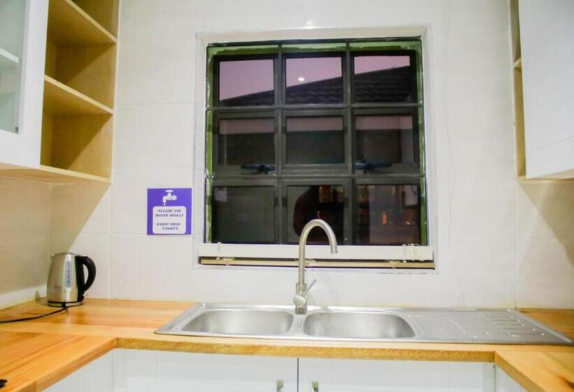 اتاق لوکس, Pitikwe Hill Guesthouse