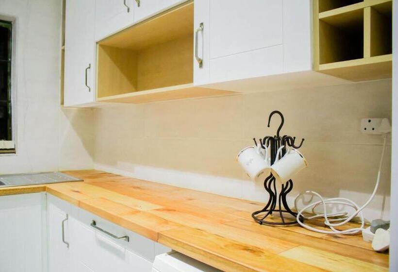 اتاق لوکس, Pitikwe Hill Guesthouse