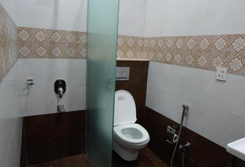 اتاق لوکس سه تخته, Grand Royal
