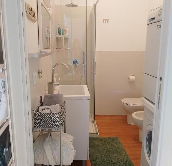 غرفة قياسية فردية, Stanza Indipendente A Gallarate