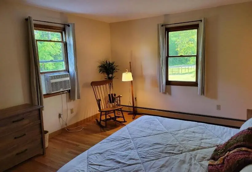 Standard-huone King-vuode, The Suite At Liberty Woods