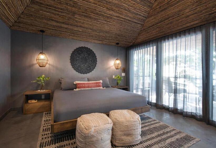 اتاق لوکس با تخت بزرگ, Arca