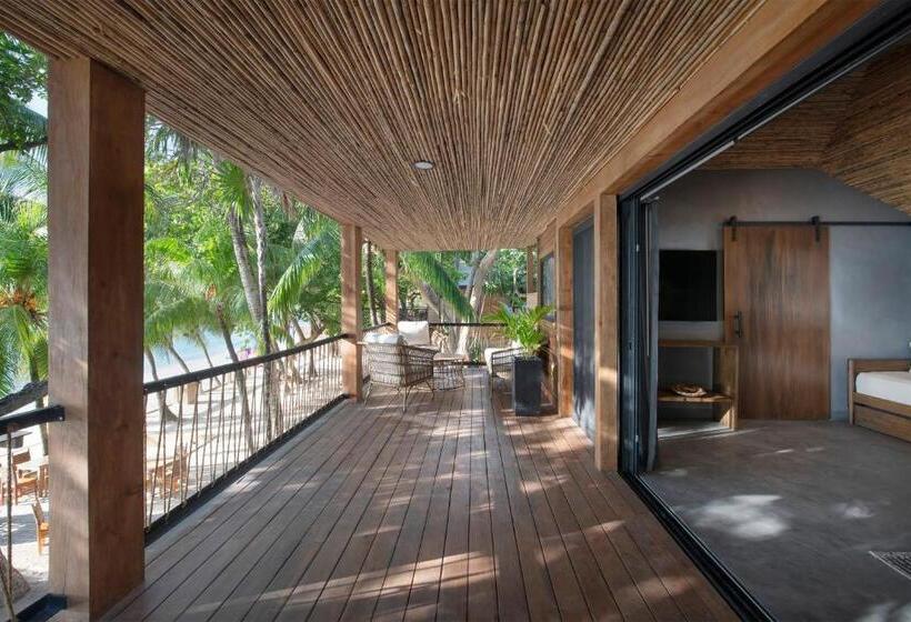 اتاق لوکس با تخت بزرگ, Arca