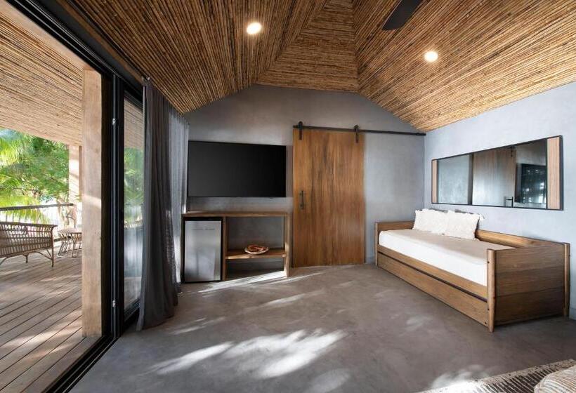 اتاق لوکس با تخت بزرگ, Arca