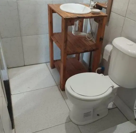 Neljän hengen Economy-huone jaetulla kylpyhuoneella, Seomarujo Rent A Room Morro Branco