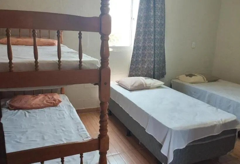 Neljän hengen Economy-huone jaetulla kylpyhuoneella, Seomarujo Rent A Room Morro Branco